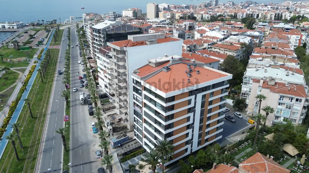 Karşıyaka'da Satılık 3+1 Yalı Dairesi - 16