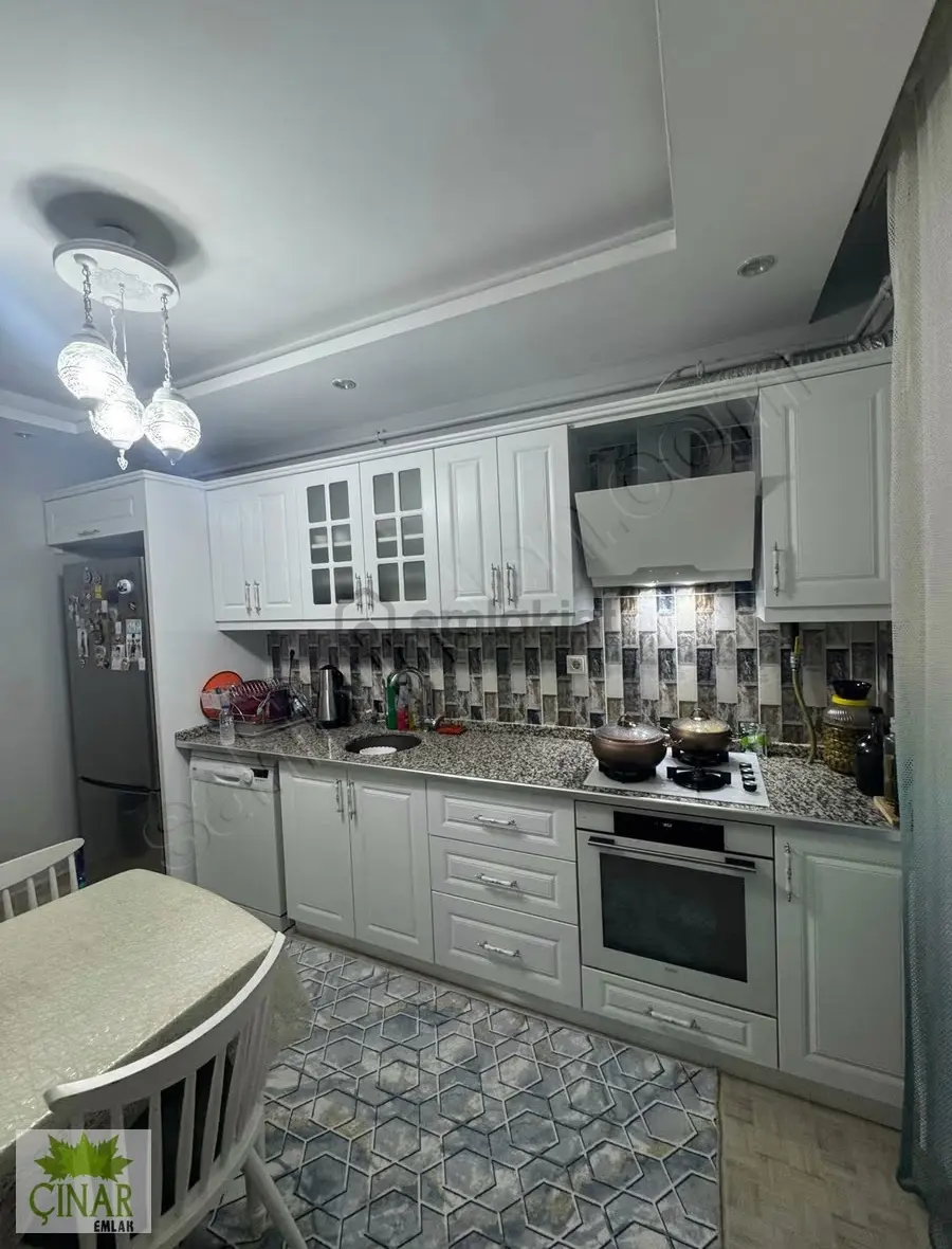 Çınar Emlak'tan Burhaniye Mh Satılık 3+1 Daire Full