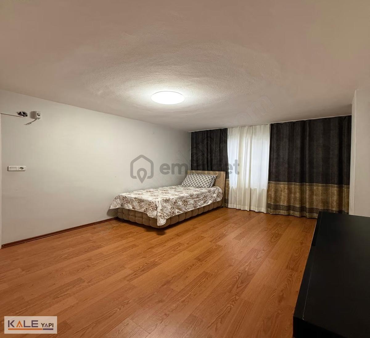 Bahçeşehir Konumunda 3+1 İskanlı Satılık Daire - 34