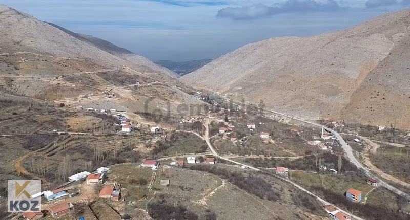 Koz Emlak'tan Kozluk Pınarbaşında Bakımlı Bahçe - 6