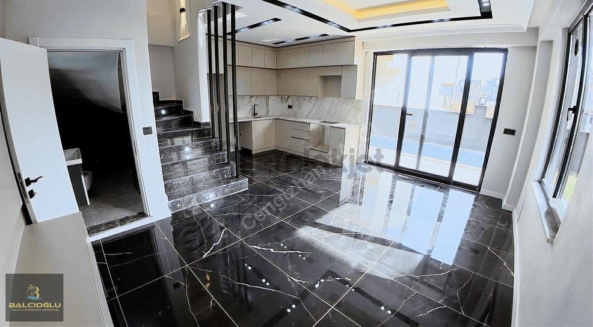 Balcıoğlundan Satılk Denize 80m Havuzlu Bahçli Lüx Triplex Villa - 27