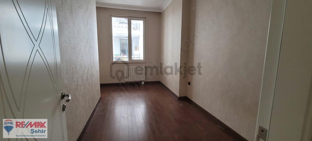 Remax'tan Alkaş Trend Sitesinde 3+1 Lüx Daire - 20