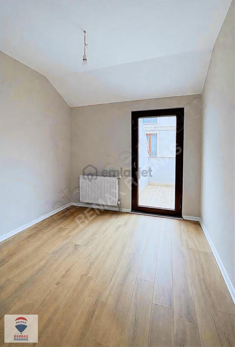 Havuzlu Site İçinde Satılık Teraslı Deblex - 5