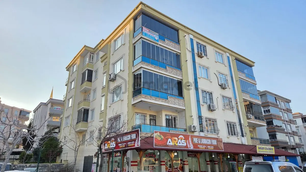 Cadde Üstünde, Ferah Ve Aydınlık Satılık 3+1 Daire!