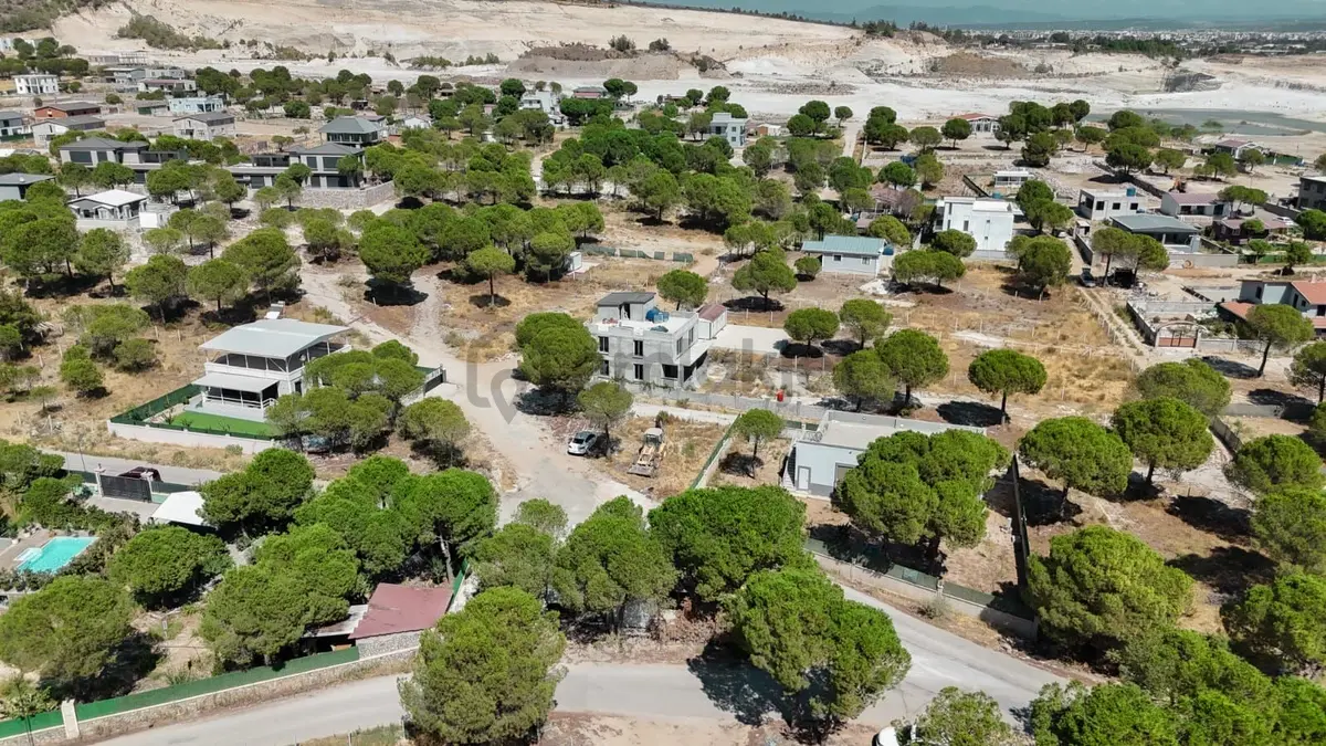 Menemende Bölgesinde 300m2 Satılık Bahçe - 20