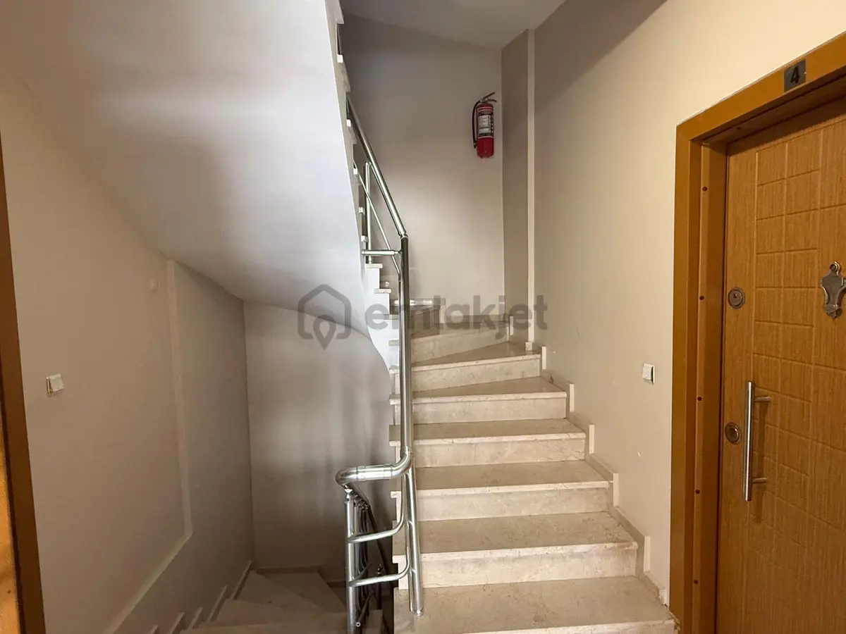 Remax Ekspres'ten Çift Balkonlu Ebeveyn Banyolu 2+1 Feraf Daire - 14