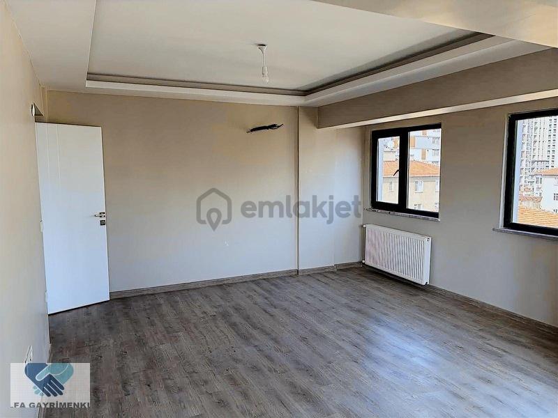Merdivenköy'de Satılık 3+1 Dubleks Teraslı Daire - 6