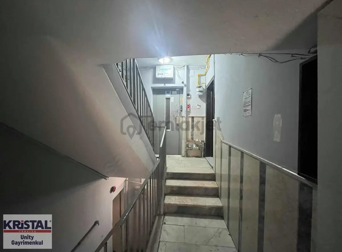 Vali Ali Fuat Güven Caddesi Üzerinde Satılık 3+1 Daire - 3