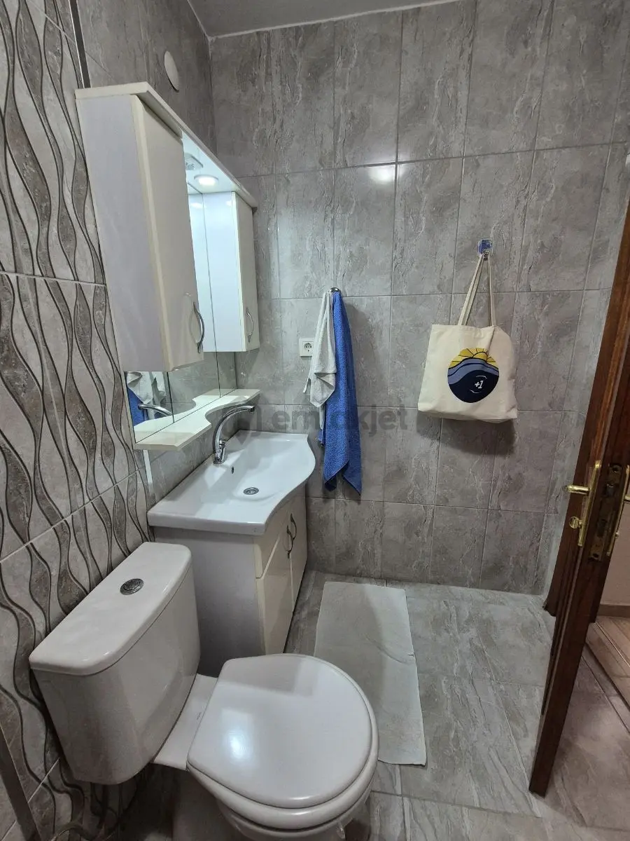 Dikilitaşta Tadilatlı Bakımlı Boş Ara Kat 2+1 Satılık Daire - 9