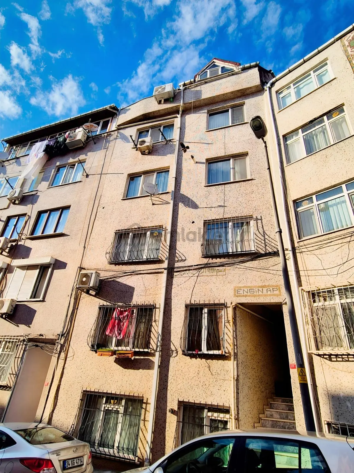Dikilitaşta Tadilatlı Bakımlı Boş Ara Kat 2+1 Satılık Daire - 12