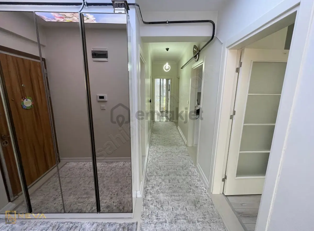 Erenler Bağlar Mah'de Asansörlü 3 Kat Köşe Daire - 19