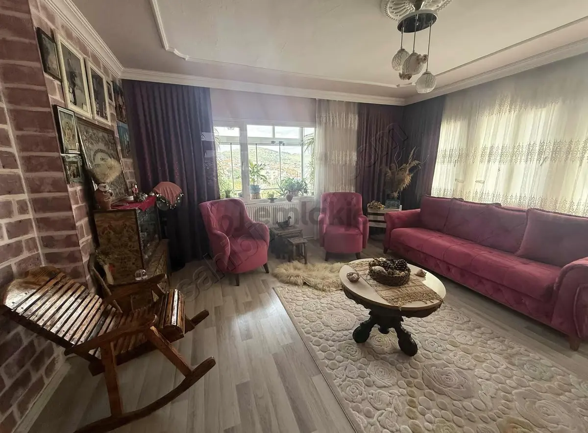 Zafer Mahallesinde 3+1 Geniş Doğalgazlı Daire