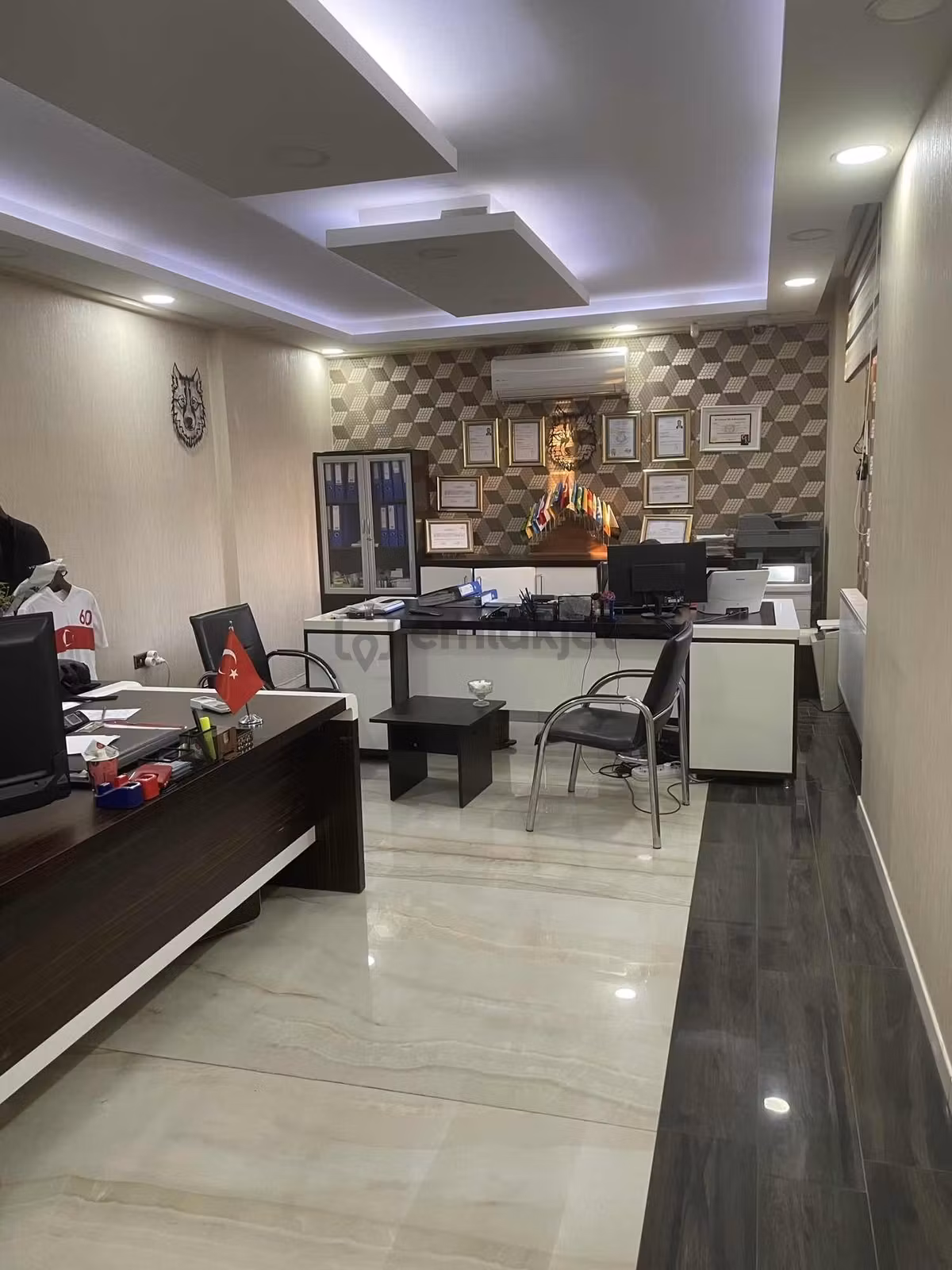 Karşıyaka'da Satılık 3+1 Ultralüks Dayalı Döşeli Büro - 13