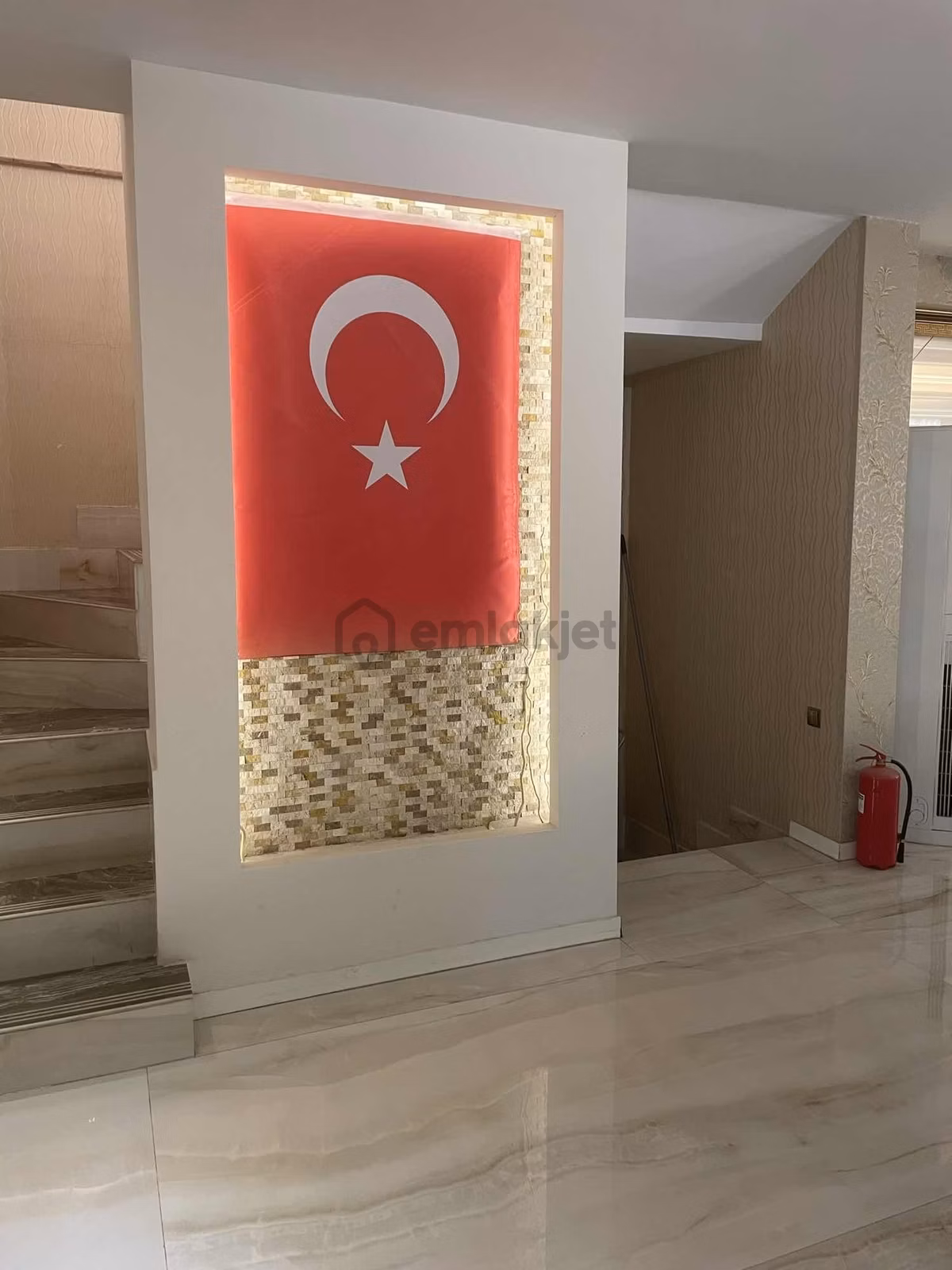 Karşıyaka'da Satılık 3+1 Ultralüks Dayalı Döşeli Büro - 14