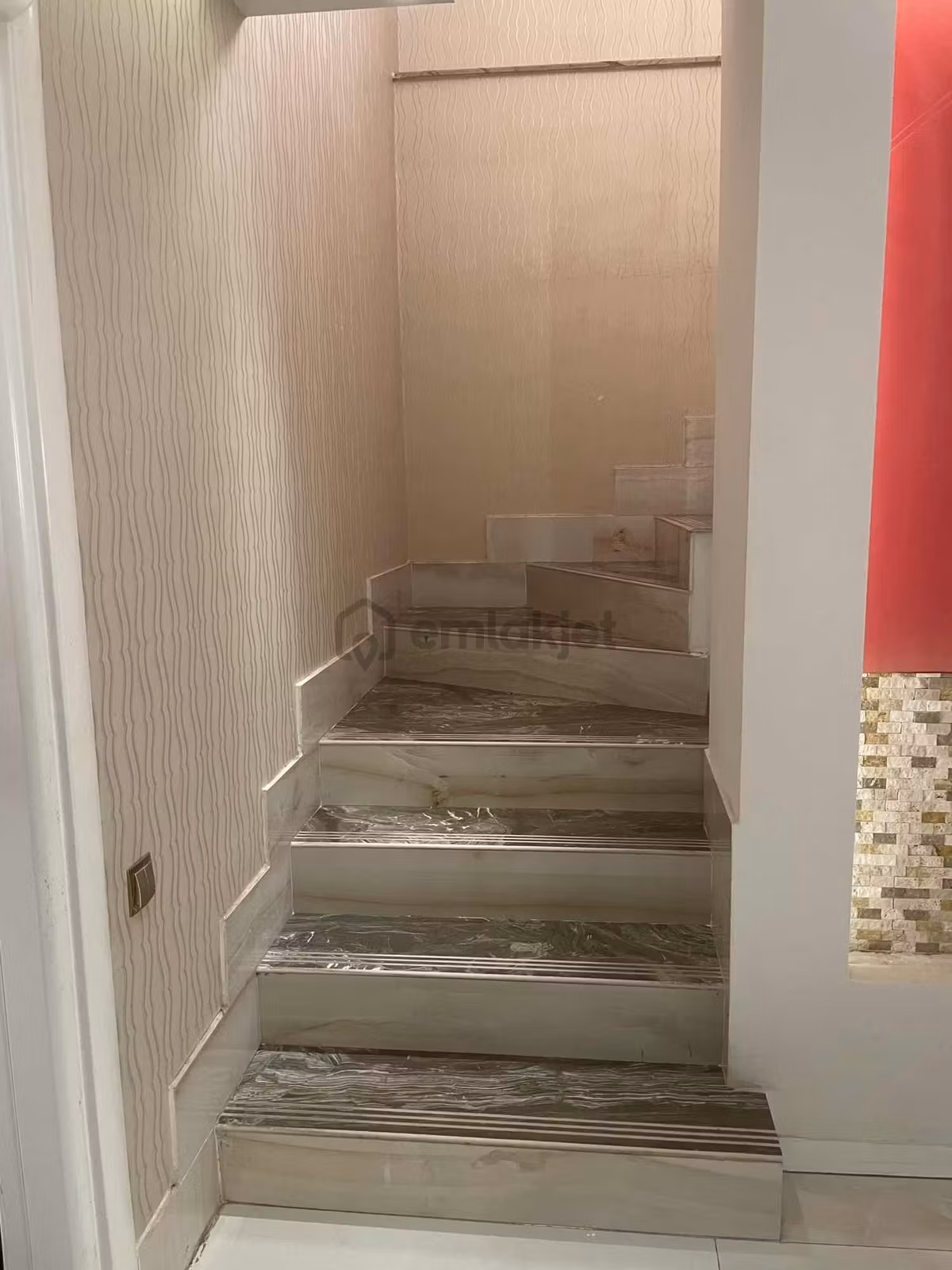 Karşıyaka'da Satılık 3+1 Ultralüks Dayalı Döşeli Büro - 27