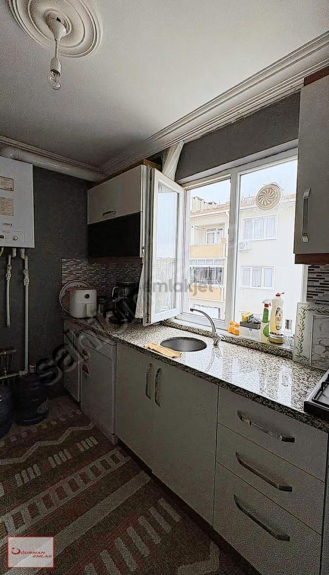 Adliye Yolunda Balkonlu Satılık 2+0 Daire - 12