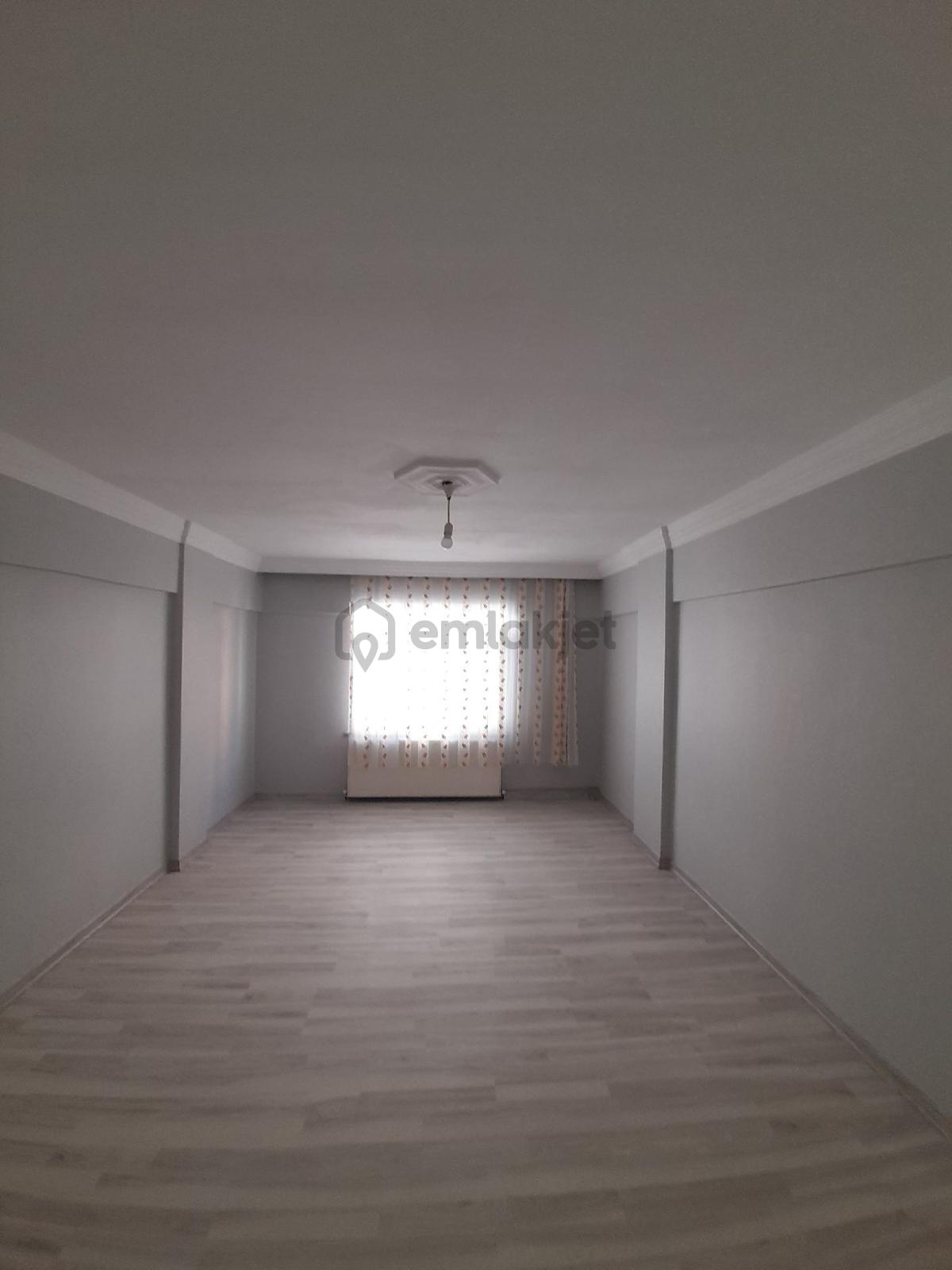Bulancak Satılık Yeni Tadilatlı 3.kat, 3+1 Daire - 11