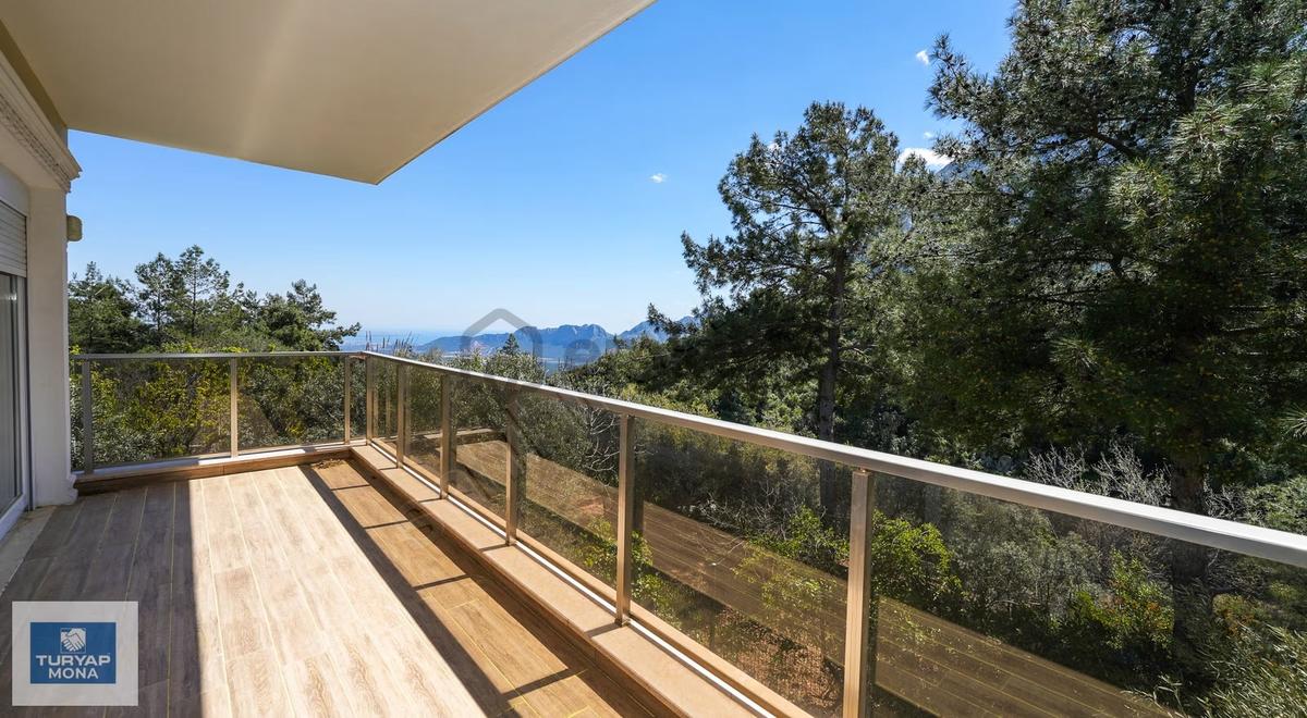 Geyikbayırında Doğayla İç İçe 3 Katlı Villa - 24