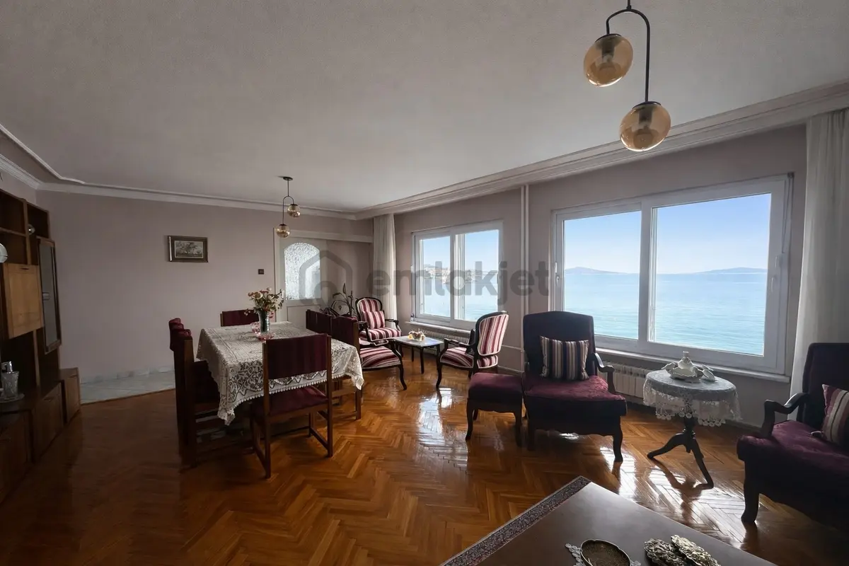 Umas Solutıon'dan Ayvalık Merkezde Denize Sıfır 3+1 Daire - 20
