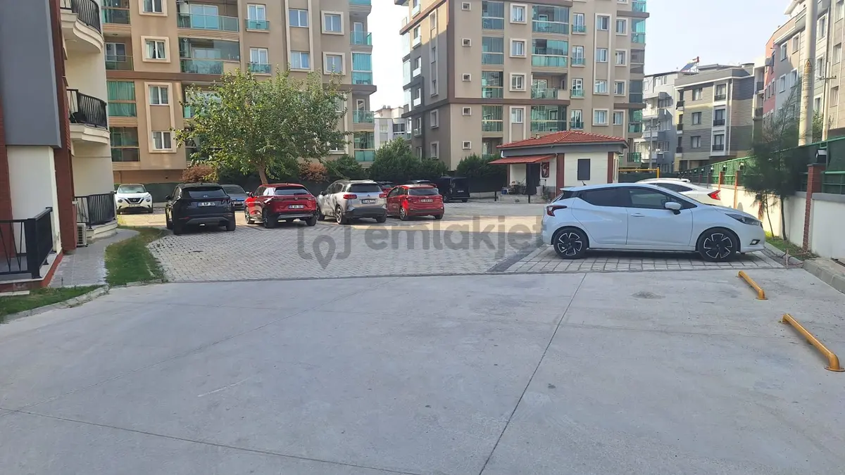Akıncılar'da Site İçinde E.banyolu 3+1 Full Eşyalı Satılık Daire - 3