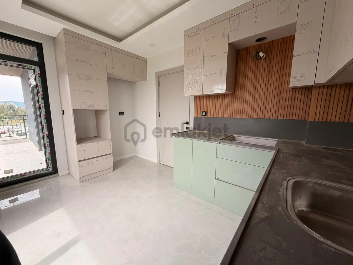 Önü Komple Açık A Kalite Ferah Daire 2+1 90m2 - 2