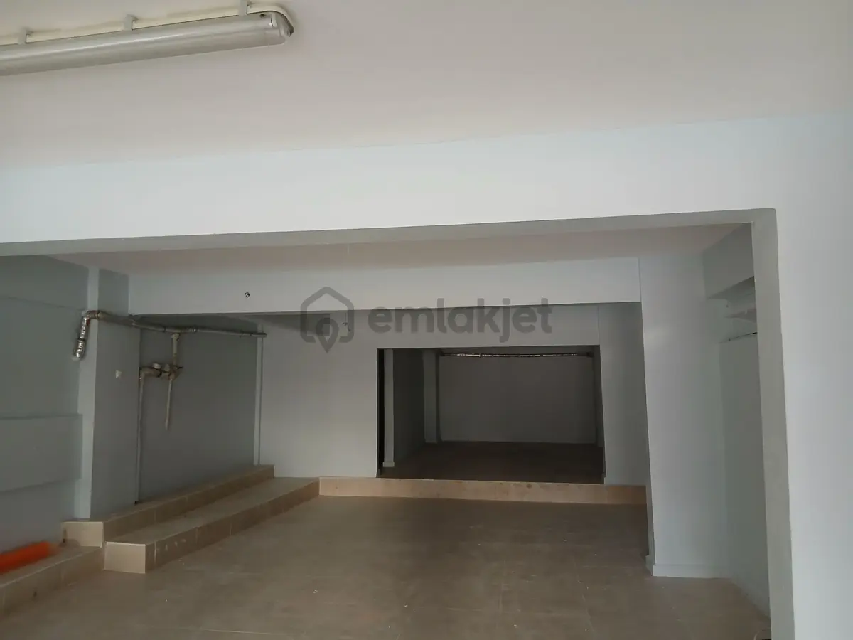 Gölcük Değirmenderede Merkezde İş Yeri