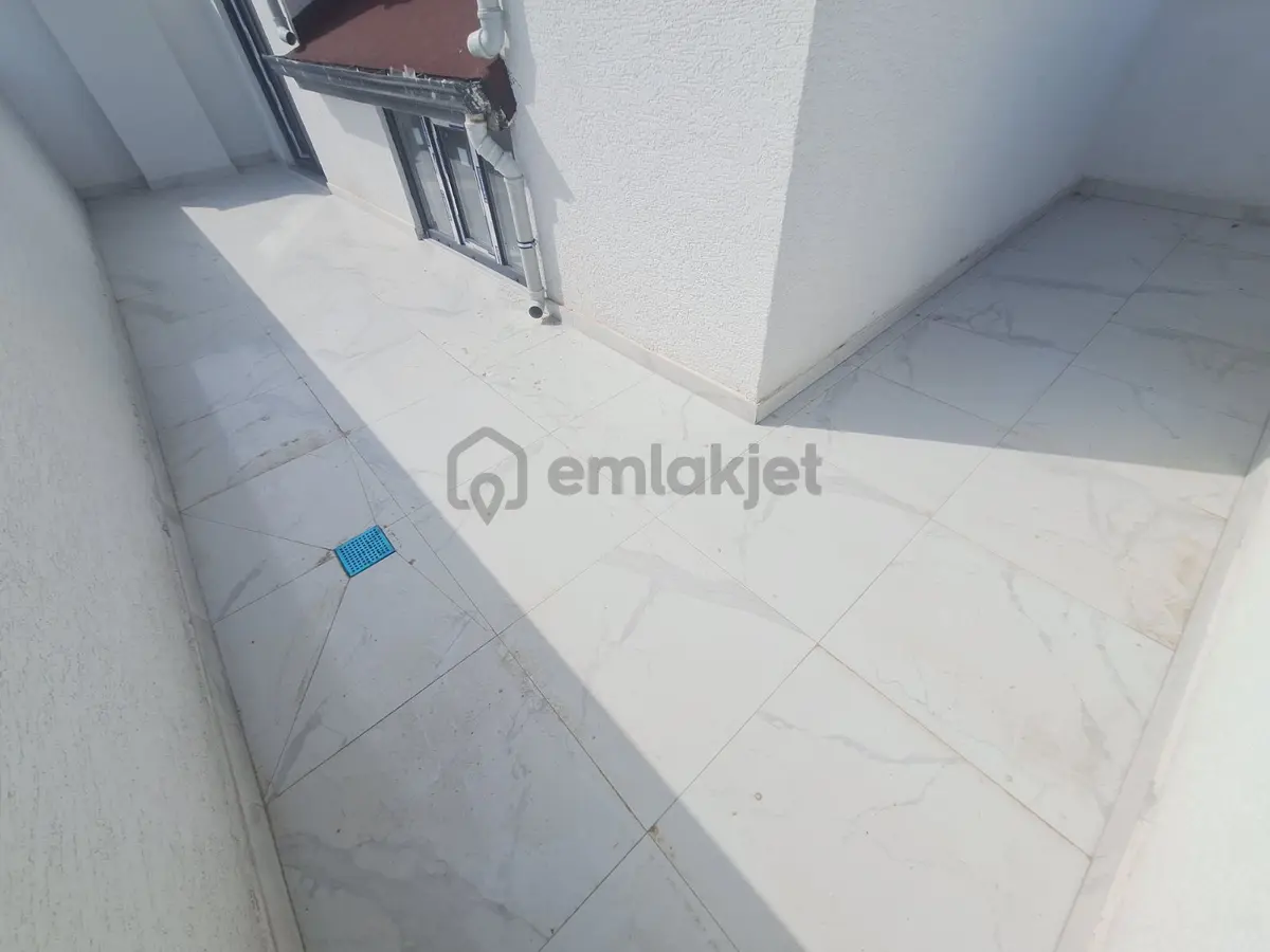 Yıldırım Emlaktan 3+1 Üst Dubleks Sıfır Tek Daire Üzerine - 9
