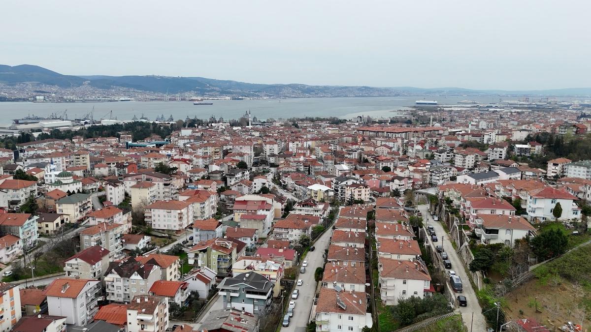Gölcük Donanma'da Köşe Parsel - Satılık Arsa - 12