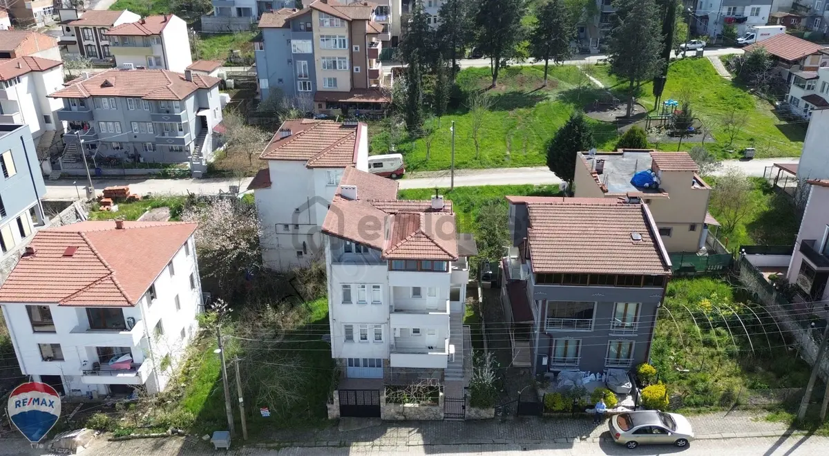 Remax Rıdvan Gedik Serdivan Bahçeli 170m2 Müstakil Dublex Ev - 25