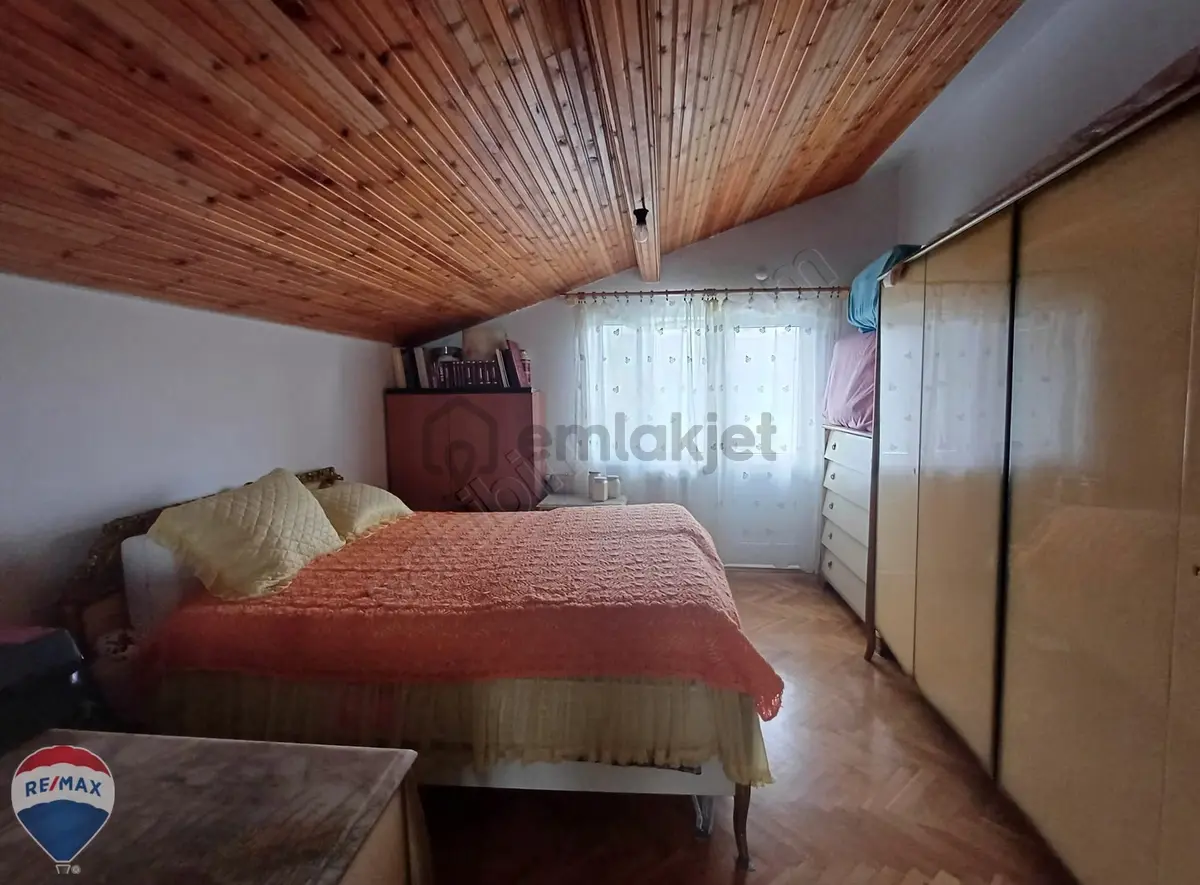 Remax Rıdvan Gedik Serdivan Bahçeli 170m2 Müstakil Dublex Ev - 21