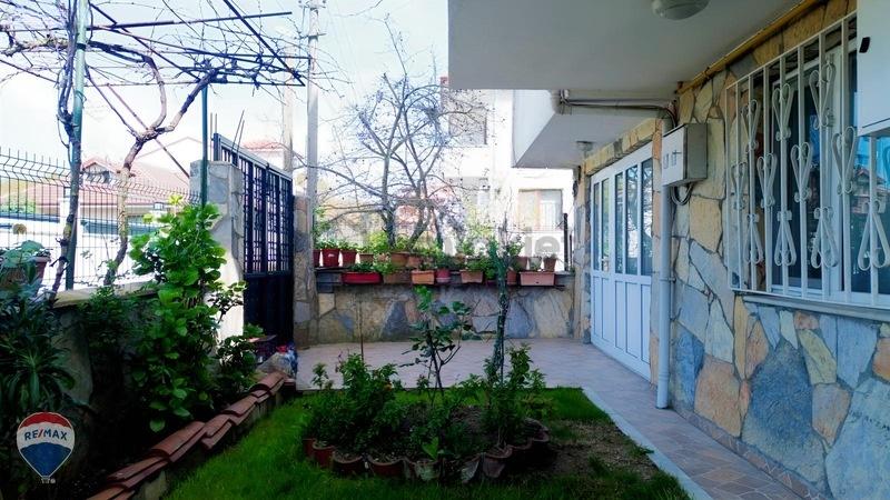 Remax Rıdvan Gedikten Serdivanda Bahçeli 3 Katlı Müstakil Bina - 7