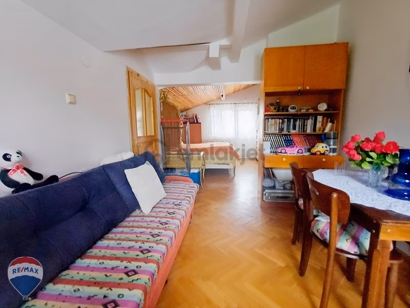 Remax Rıdvan Gedikten Serdivanda Bahçeli 3 Katlı Müstakil Bina - 27
