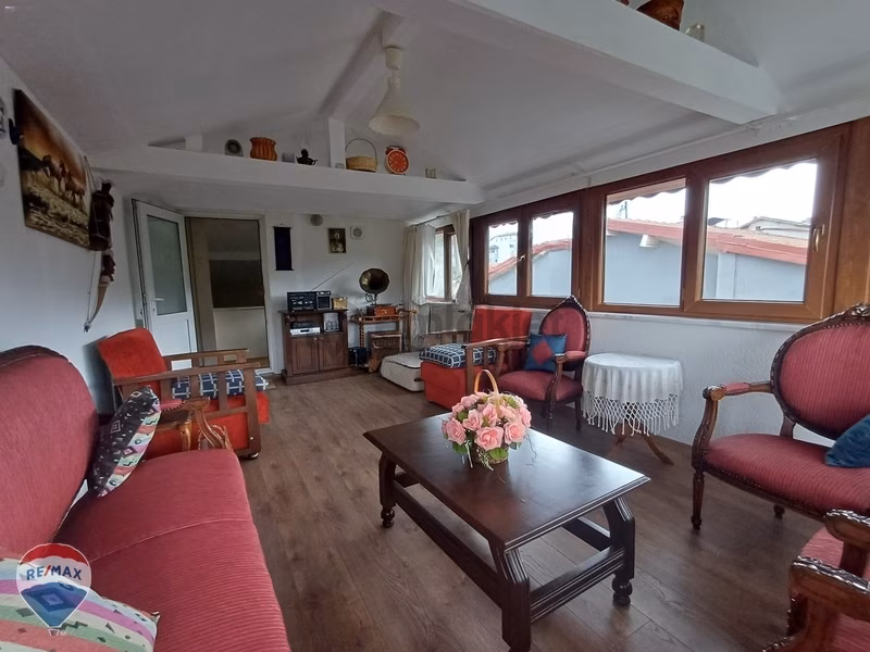 Remax Rıdvan Gedikten Serdivanda Bahçeli 3 Katlı Müstakil Bina - 23