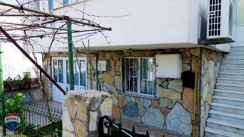 Remax Rıdvan Gedikten Serdivanda Bahçeli 3 Katlı Müstakil Bina - 6