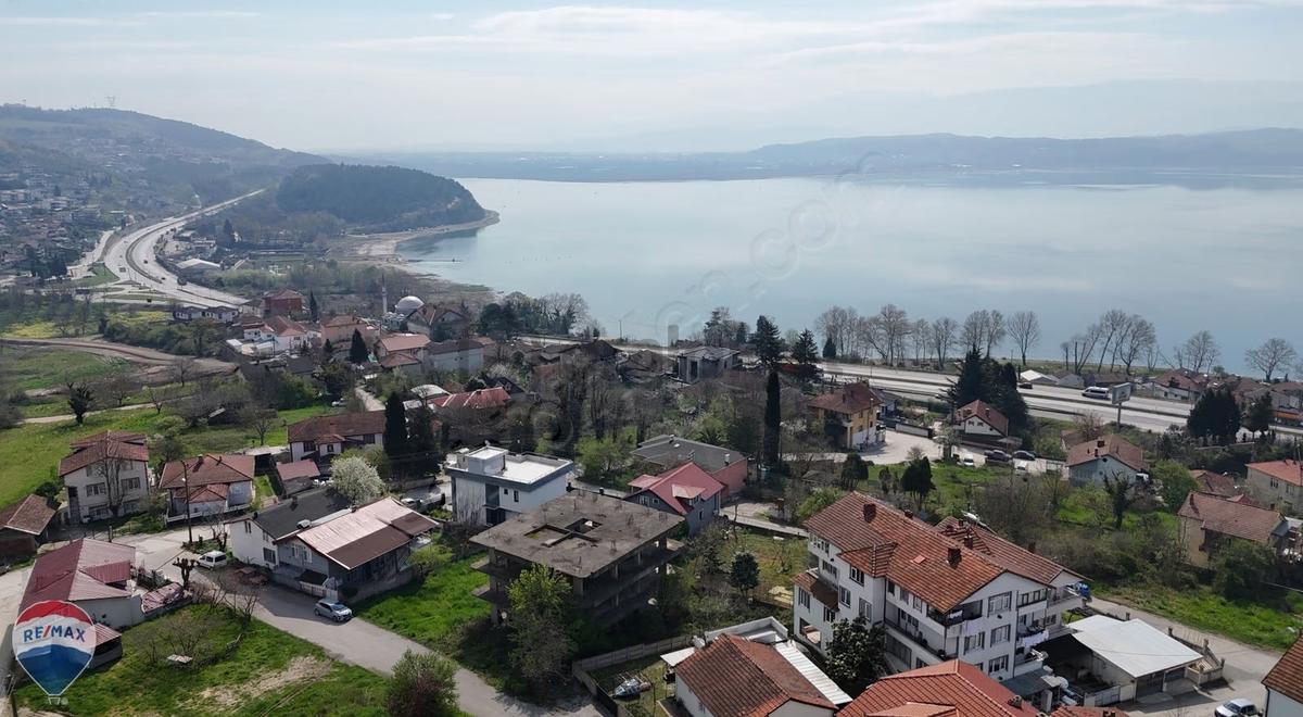 Serdivan Esentepe Mah.satılık Göl Manzaralı 762 M² İmarlı Arsa - 4