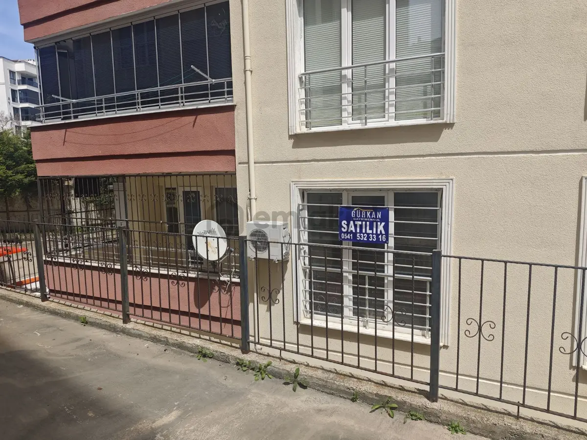 Güzelyalı Eğitim'de Site İçerisinde Asansörlü 2+1 Satılık Daire - 25