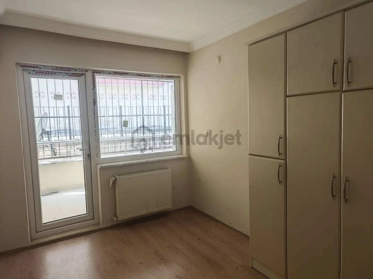Güzelyalı Eğitim'de Site İçerisinde Asansörlü 2+1 Satılık Daire - 4