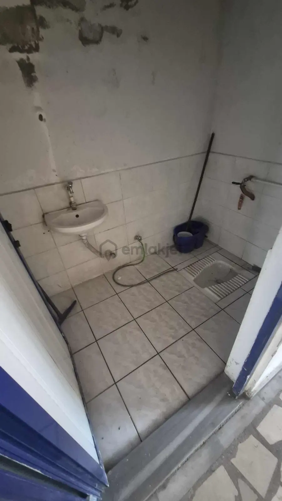 Mahmutbey'de 80 M2 Kiralık Dükkan - 2