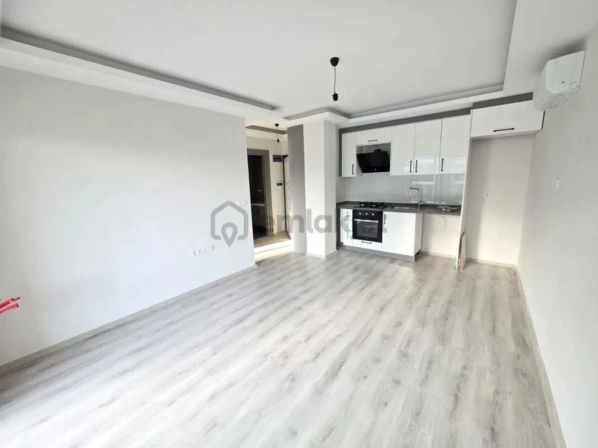 Havuz Manzaralı 1+1 / Ara Kat / Yeniköy - 14