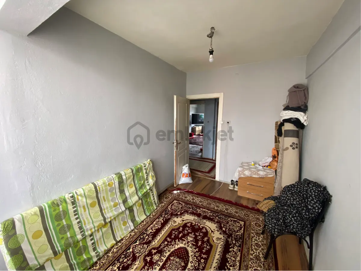 Derince Esentepe'de 3+1 Ara Kat Satılık Sobalı Daire! - 3