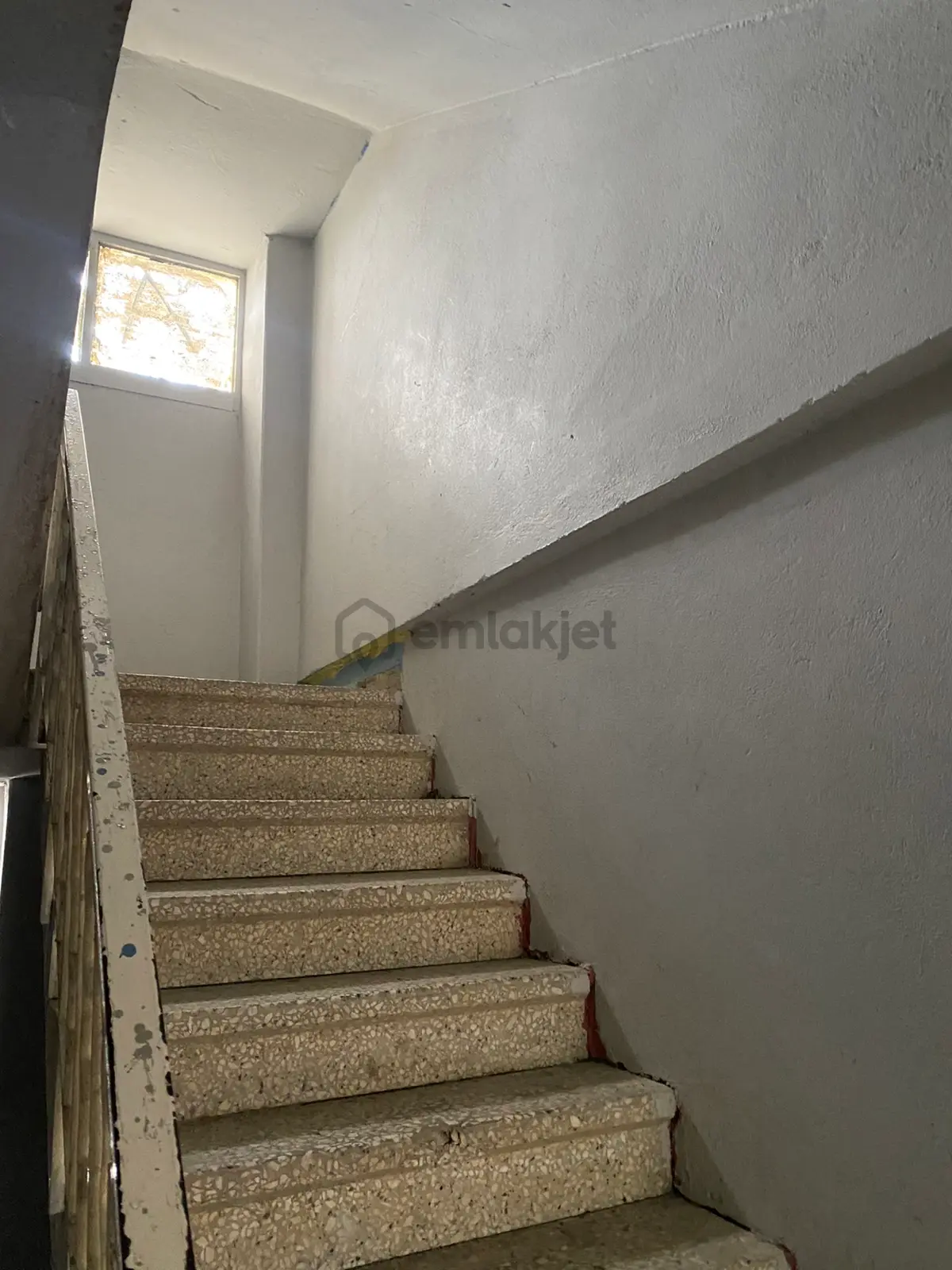 Derince Esentepe'de 3+1 Ara Kat Satılık Sobalı Daire! - 12