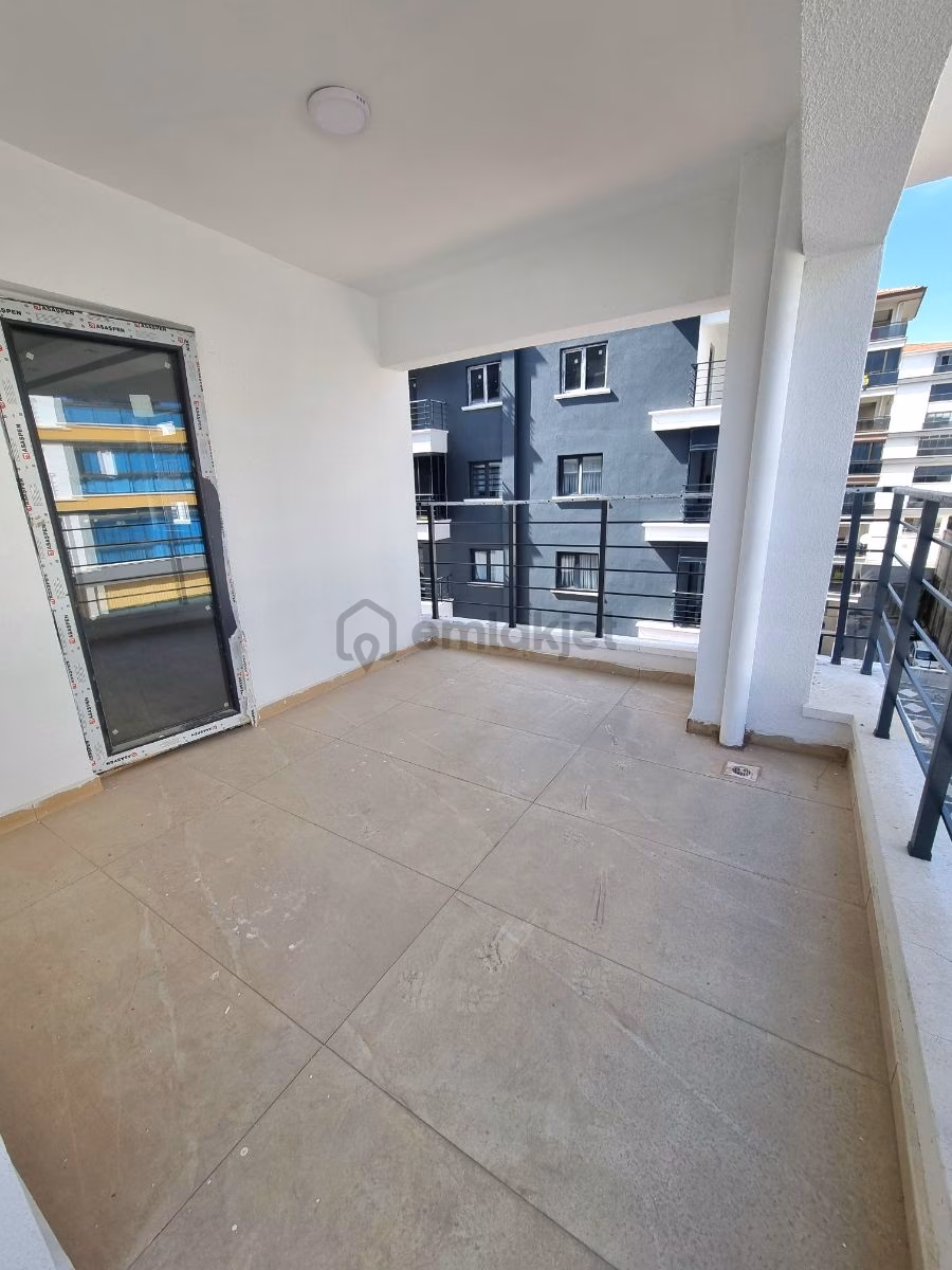 Feruduncelikte Site İçerisinde Cadde Üzeri Lüks Daire - 9