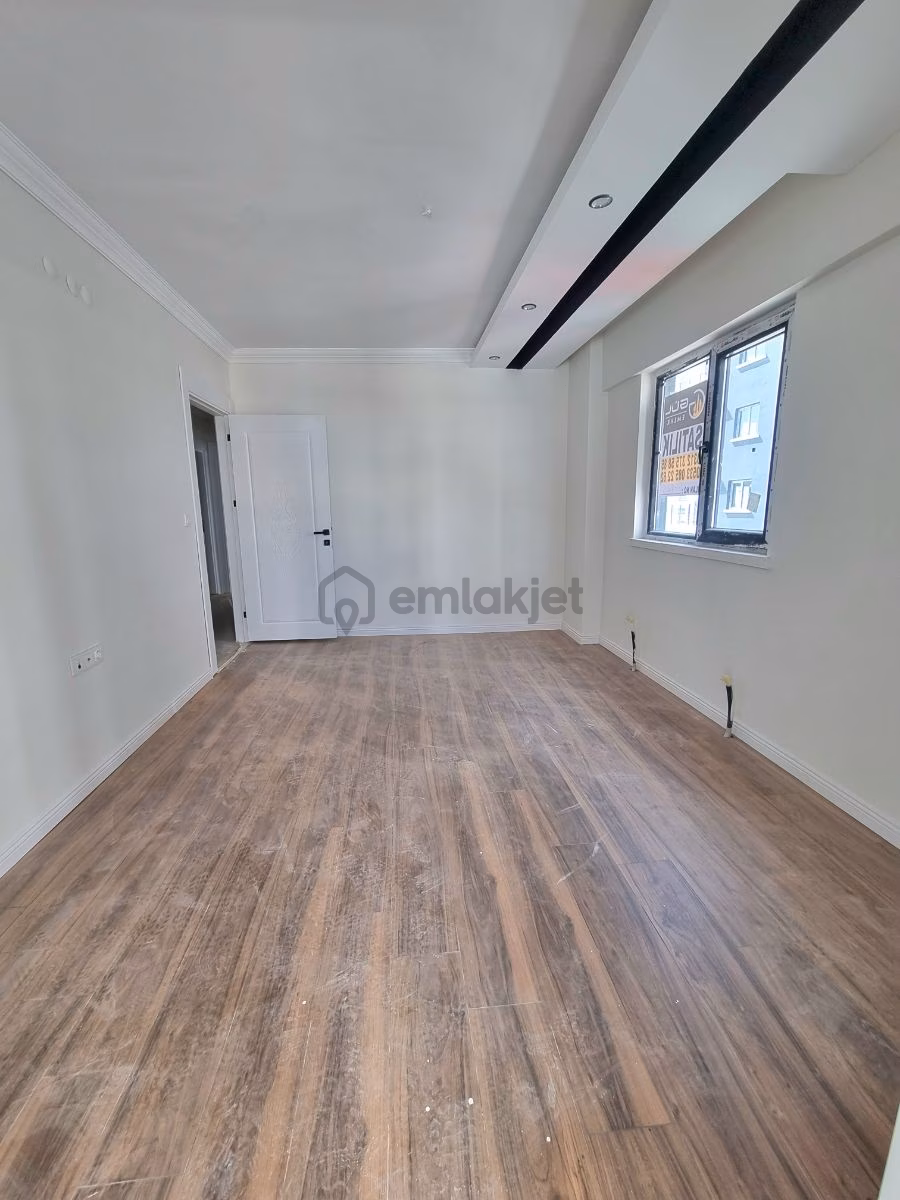 Feruduncelikte Site İçerisinde Cadde Üzeri Lüks Daire - 13