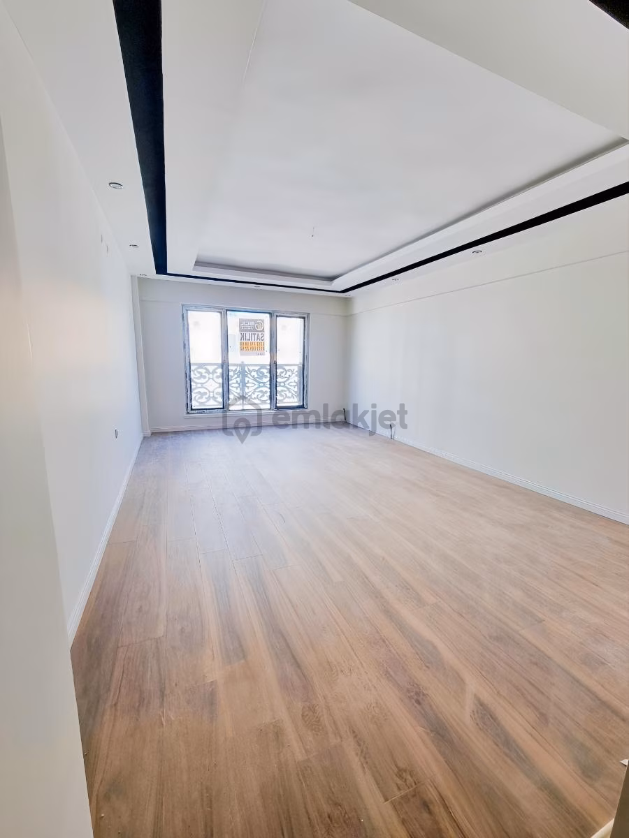 Feruduncelikte Site İçerisinde Cadde Üzeri Lüks Daire - 12