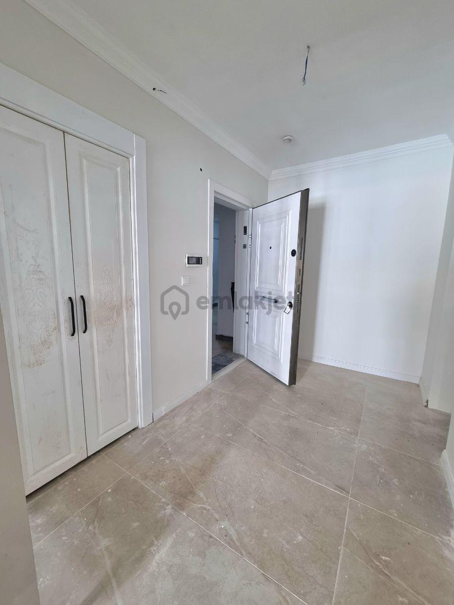 Feruduncelikte Site İçerisinde Cadde Üzeri Lüks Daire - 33