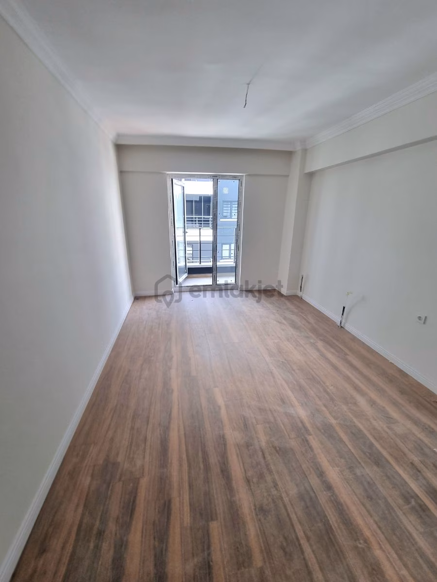 Feruduncelikte Site İçerisinde Cadde Üzeri Lüks Daire - 16