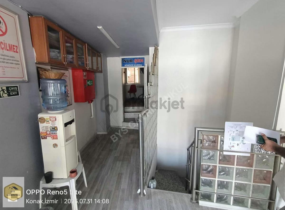 Bys'den Eşrefpaşa Caddesinde Köşe Konumlu Satılık Dükkan - 3