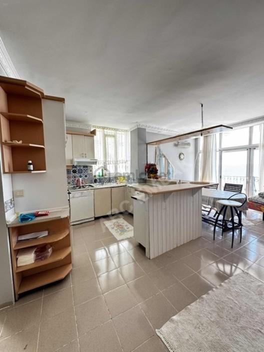 Güzelce'de Denize Sıfır 2+1 Eşyalı Satılık Daire - 3