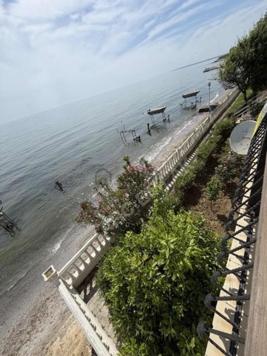 Güzelce'de Denize Sıfır 2+1 Eşyalı Satılık Daire - 33