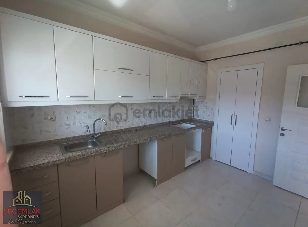 Satılık Serinevler Gri Binalarda 4ncü Kat 2+1 Geniş Daire - 9